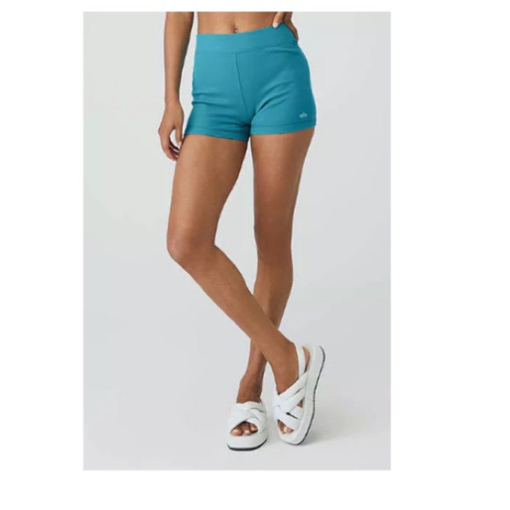 Alo Yoga Goddess Ribbed High-Waist Hot Short in Blue Splash